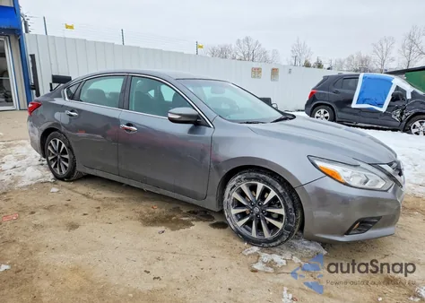 2017 Nissan Altima 2.5 z USA, uszkodzony, nr VIN 1N4AL3AP7HC186242